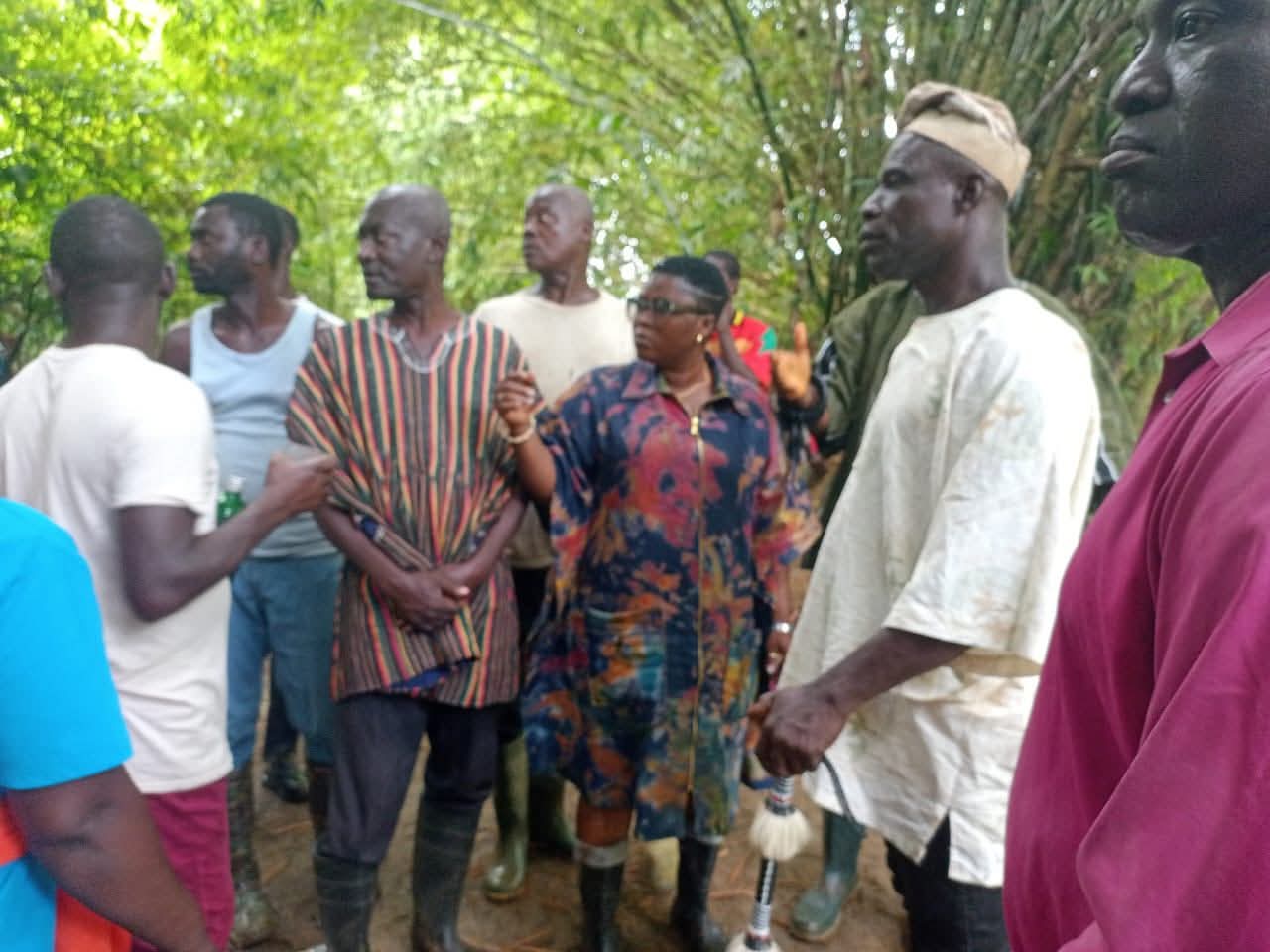 “A Heartbreaking Moment” – Lower West Akim MCE Paulina Akabila Consoles Osenase Flood Victims’ Family