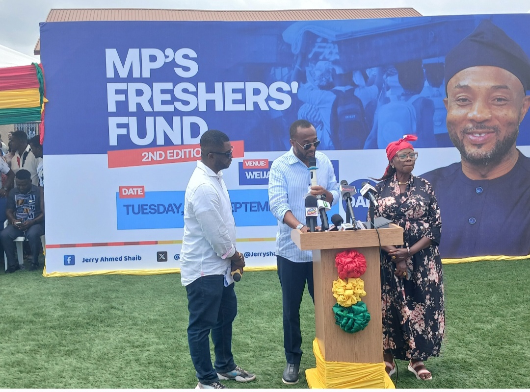 Weija-Gbawe: Ahmed Shaib Supports Over 1,700 SHS Freshers With Trunks, Mattresses, Others - Says It's Not Government Fund