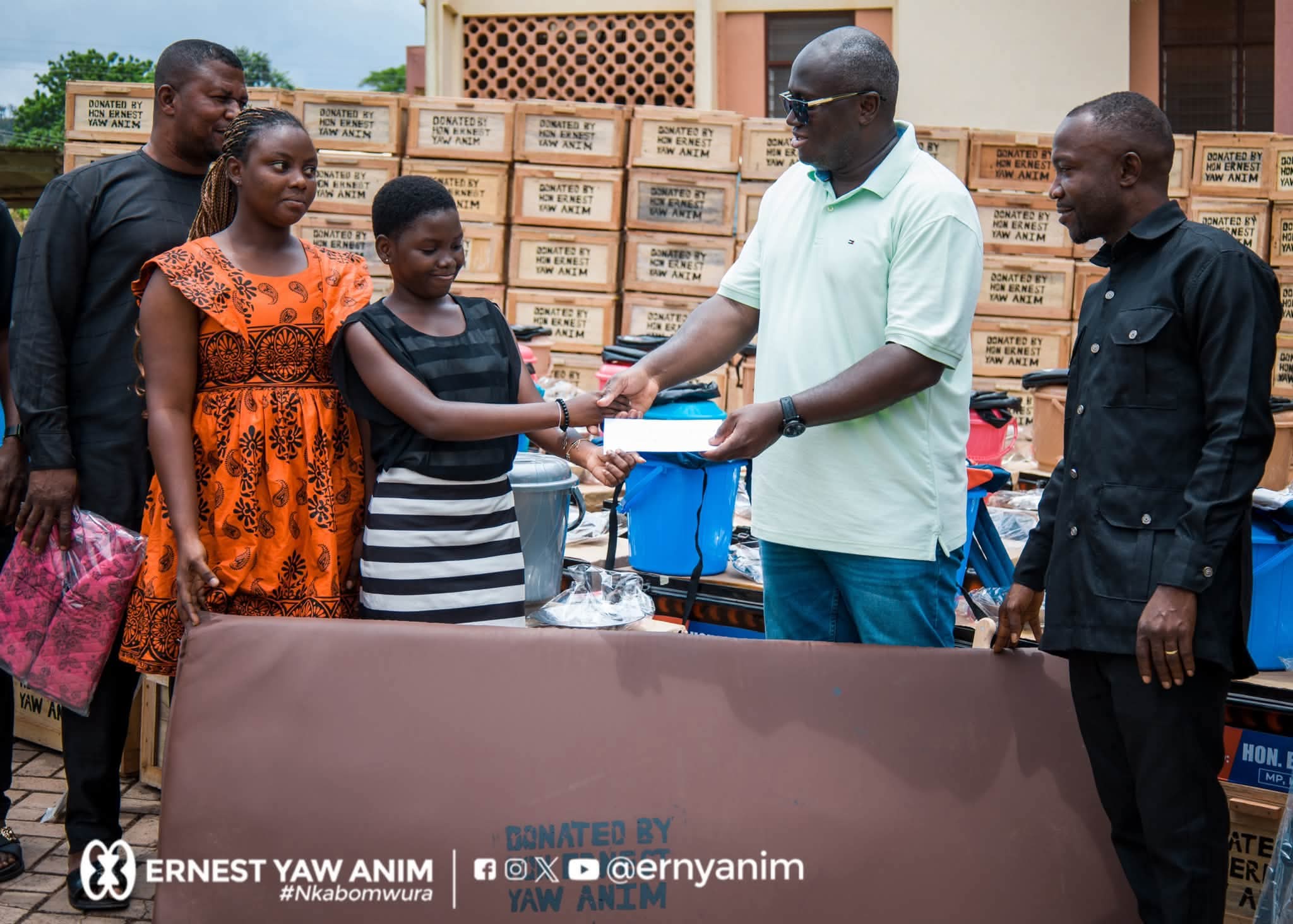 Education Remains My Top Priority - Kumawu MP Ernest Anim Supports 500 Fresh SHS Students With Full Prospectus And Cash