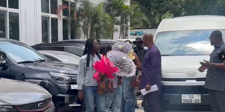 BoG Arrests Seven For Using Cedi Notes To Make Money Bouquets And Cakes